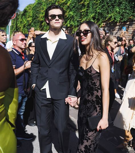 Olivia Rodrigo makes red carpet debut with boyfriend Louis  .